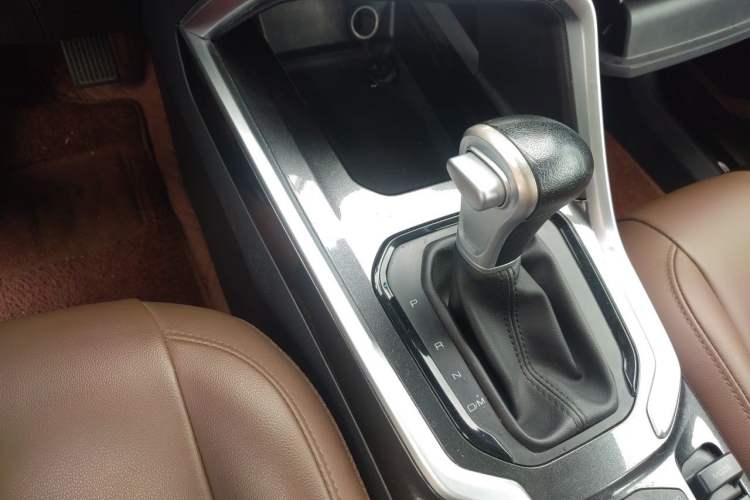 Used Haval H6 2018 Blue-Label 1.5T Automatic Luxury Model Gear Lever