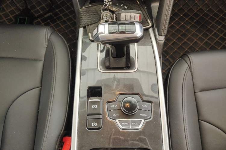 Used Haval H6 2018 Blue Label Sport Edition 1.5T Automatic Two-Wheel Drive Elite Model Gear Lever