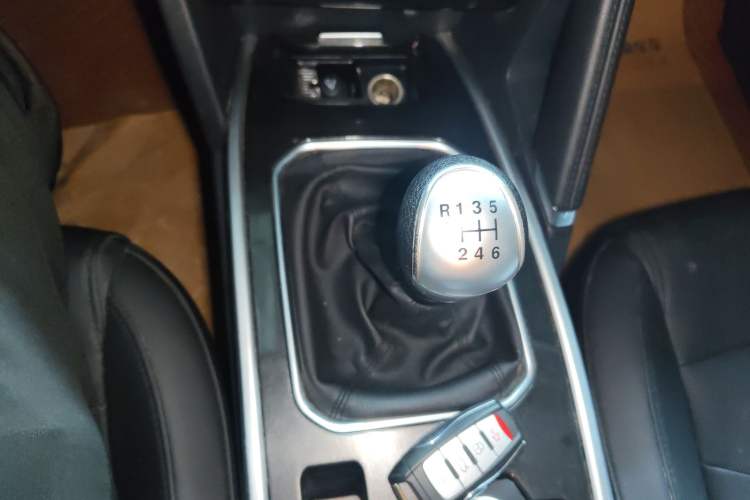 Used Haval H6 2018 Red-Label Sport Version 1.5T Manual Two-Wheel Drive Elite Model Gear Lever