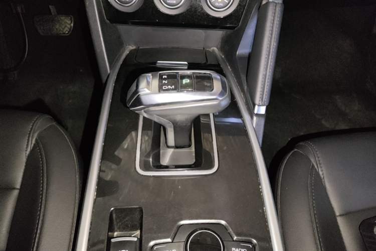 Used Haval H6 2018 Red-Label Sport Edition 1.5T Automatic Two-Wheel Drive Elite Model Gear Lever