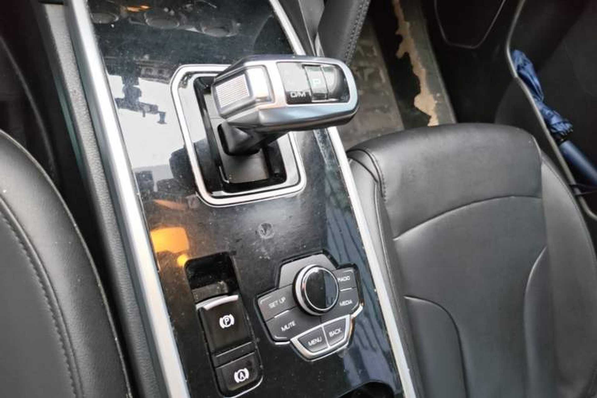Used Haval H6 2018 Blue Label Sport Edition 1.5T Automatic Two-Wheel Drive Elite Model Gear Lever