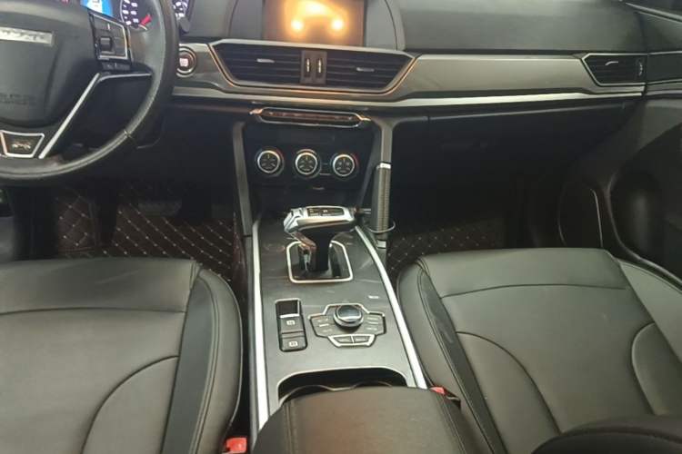 Used Haval H6 2018 Red-Label Sport Edition 1.5T Automatic Two-Wheel Drive Elite Model Gear Lever