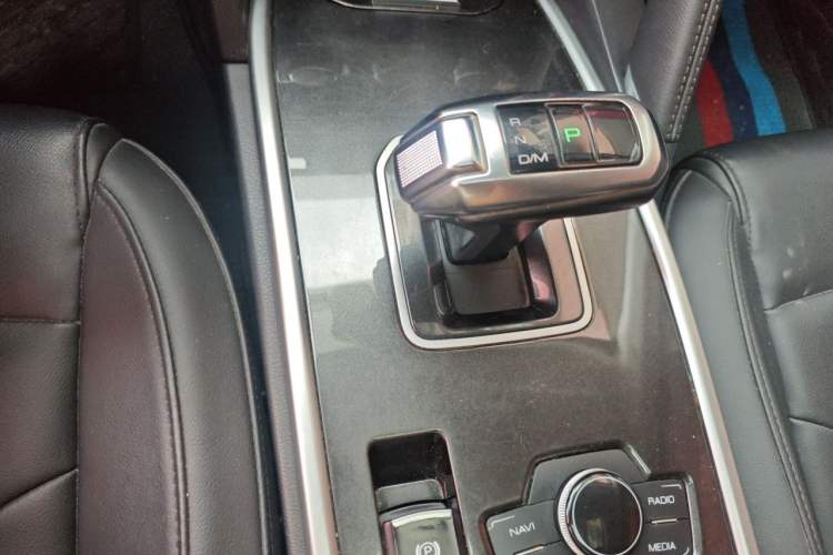 Used Haval H6 2018 Blue Label Sport Edition 1.5T Automatic Two-Wheel Drive Prestige Model Gear Lever