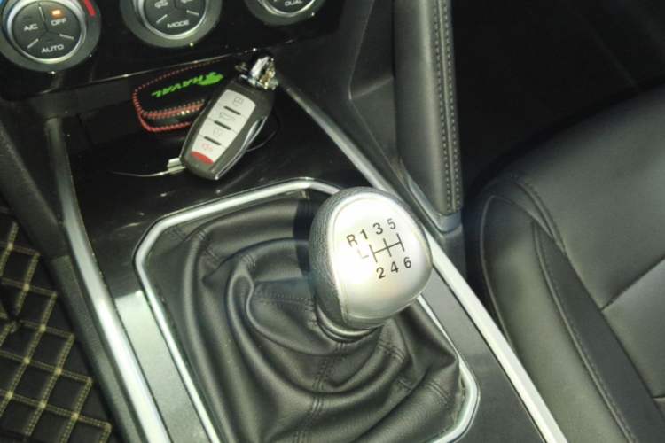 Used Haval H6 2018 Blue Label Sport Edition 1.5T Manual Two-Wheel Drive Elite Model Gear Lever