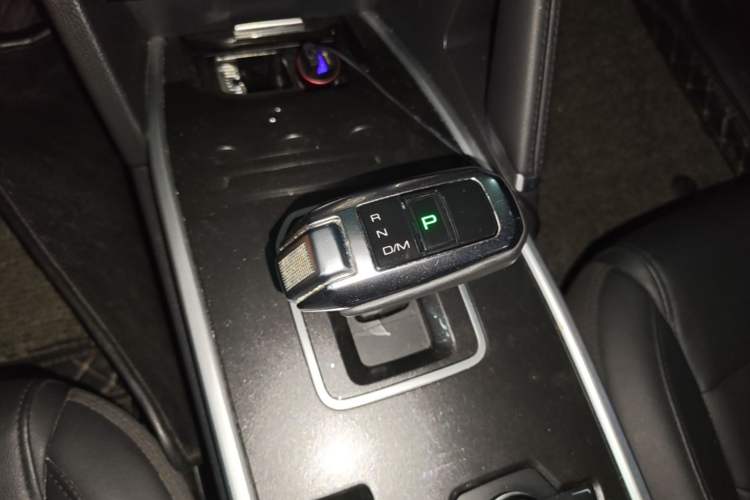 Used Haval H6 2018 Blue Label Sport Edition 1.5T Automatic Two-Wheel Drive Elite Model Gear Lever