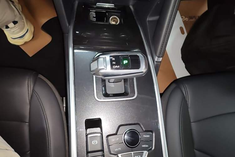 Used Haval H6 2018 Sport Edition 1.5T Automatic Two-Wheel Drive Elite Model China V Standard Gear Lever