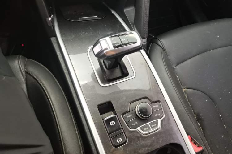 Used Haval H6 2018 Sport Edition 1.5T Automatic Two-Wheel Drive Prestige Model China V Standard Gear Lever