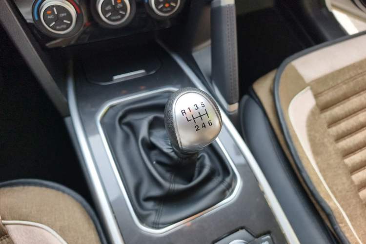 Used Haval H6 2018 Sport Edition 1.5T Manual Two-Wheel Drive Elite Model China V Standard Gear Lever