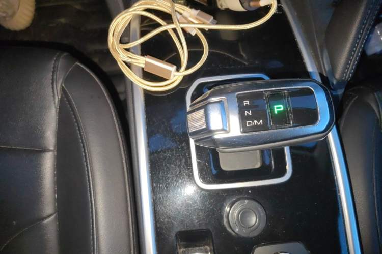 Used Haval H6 2018 Red-Label Sport Edition 1.5T Automatic Two-Wheel Drive Elite Model Gear Lever
