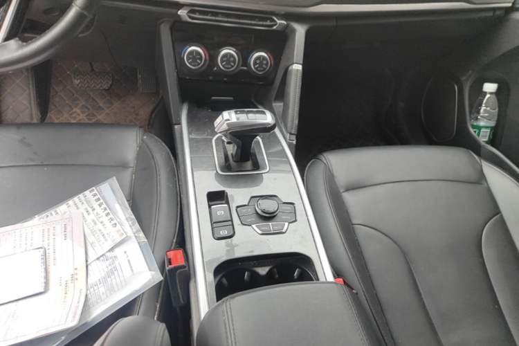 Used Haval H6 2018 Red-Label Sport Edition 1.5T Automatic Two-Wheel Drive Elite Model Gear Lever