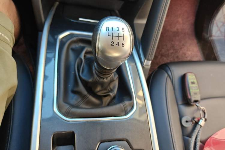 Used Haval H6 2018 Red-Label Sport Version 1.5T Manual Two-Wheel Drive Elite Model Gear Lever