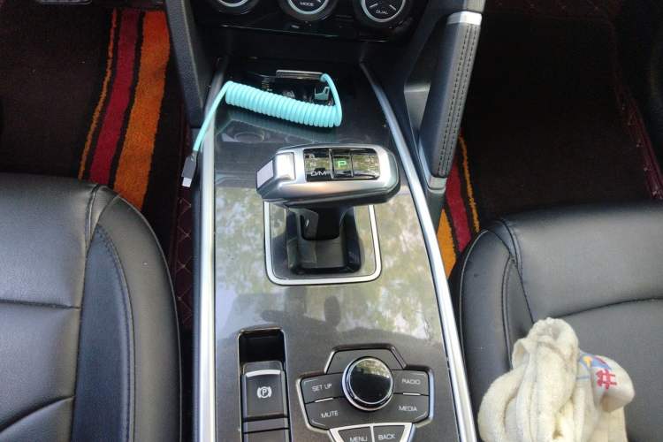Used Haval H6 2018 Blue Label Sport Edition 1.5T Automatic Two-Wheel Drive Elite Model Gear Lever