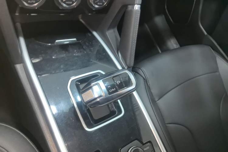 Used Haval H6 2018 Red-Label Sport Edition 1.5T Automatic Two-Wheel Drive Elite Model Gear Lever