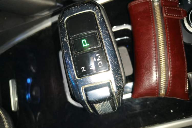 Used Haval H6 2018 Blue Label Sport Edition 1.5T Automatic Two-Wheel Drive Elite Model Gear Lever