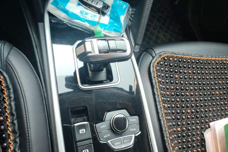 Used Haval H6 2018 Red-Label Sport Edition 1.5T Automatic Two-Wheel Drive Prestige Model Gear Lever
