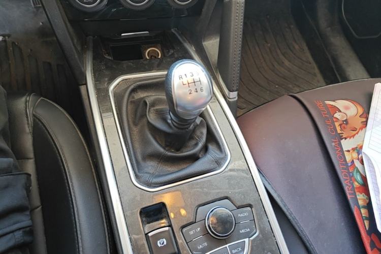 Used Haval H6 2018 Red-Label Sport Version 1.5T Manual Two-Wheel Drive Elite Model Gear Lever