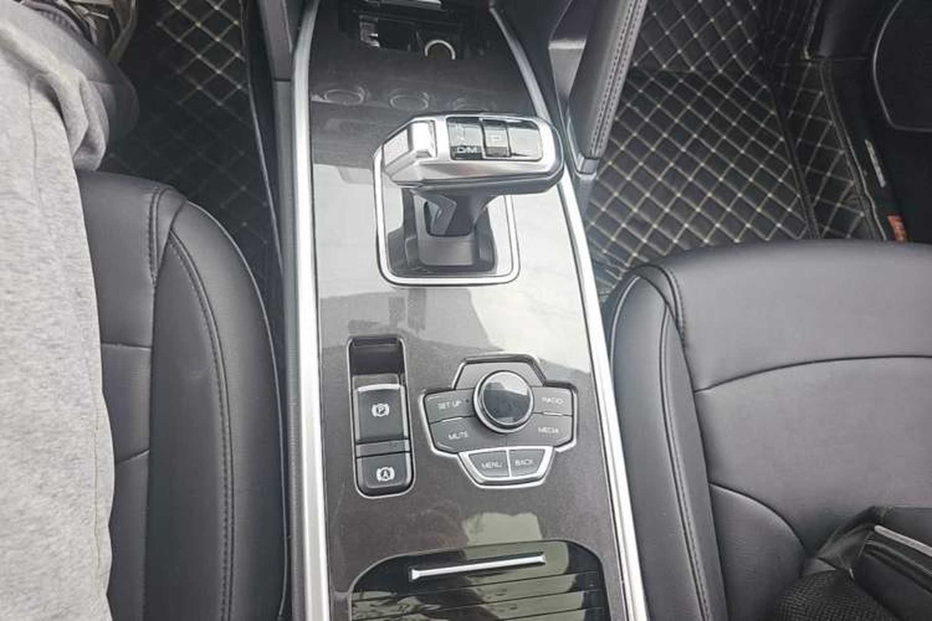 Used Haval H6 2018 Red-Label Sport Edition 1.5T Automatic Two-Wheel Drive Elite Model Gear Lever