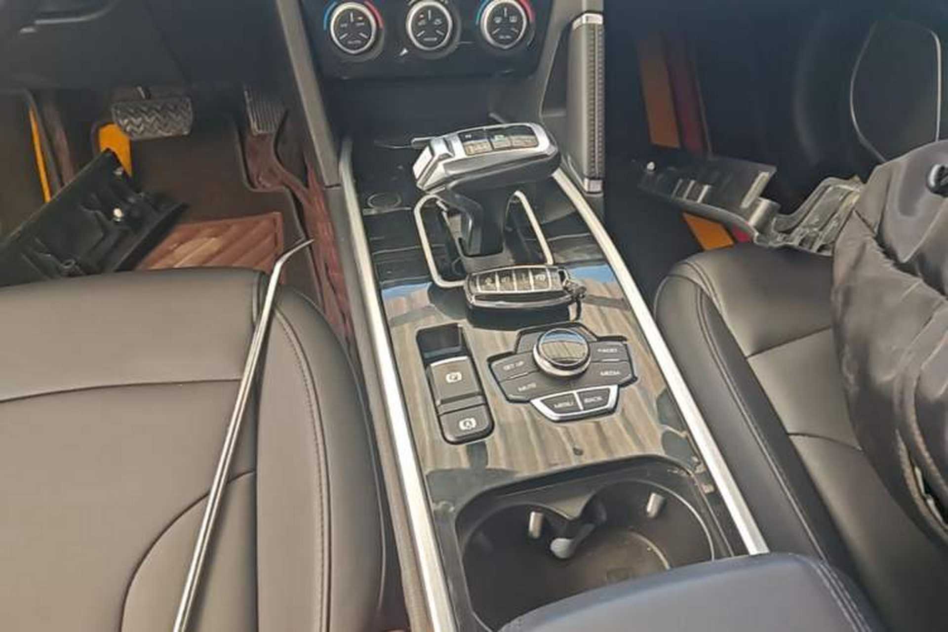 Used Haval H6 2018 Red-Label Sport Edition 1.5T Automatic Two-Wheel Drive Elite Model Gear Lever