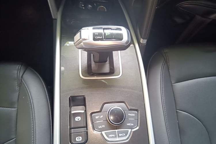 Used Haval H6 2018 Sport Edition 1.5T Automatic Two-Wheel Drive Elite Model China V Standard Gear Lever