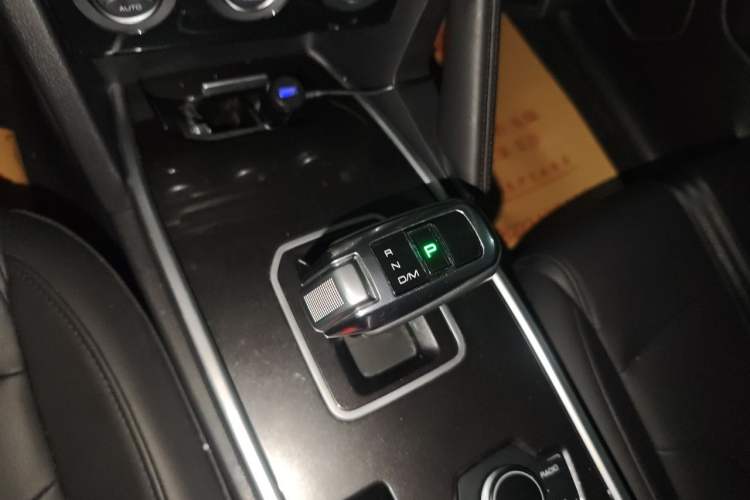 Used Haval H6 2018 Blue Label Sport Edition 1.5T Automatic Two-Wheel Drive Elite Model Gear Lever