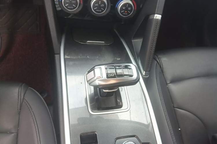 Used Haval H6 2018 Blue Label Sport Edition 1.5T Automatic Two-Wheel Drive Elite Model Gear Lever