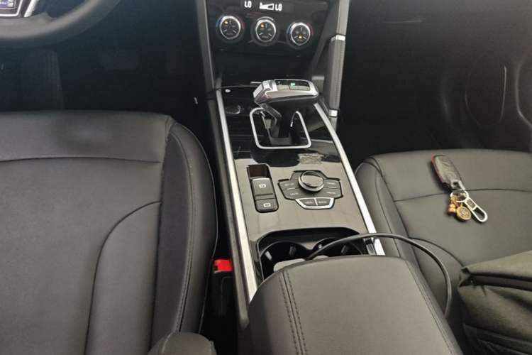 Used Haval H6 2018 Blue Label Sport Edition 1.5T Automatic Two-Wheel Drive Elite Model Gear Lever