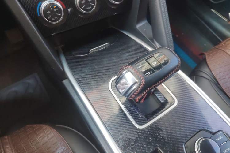 Used Haval H6 2018 Red-Label Sport Edition 1.5T Automatic Two-Wheel Drive Elite Model Gear Lever