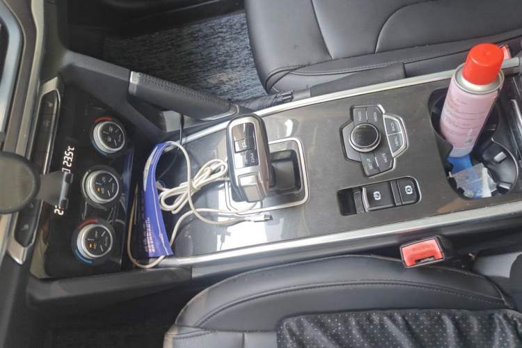 Used Haval H6 2018 Red-Label Sport Edition 1.5T Automatic Two-Wheel Drive Elite Model Gear Lever