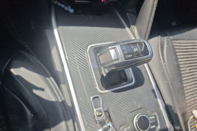 Used Haval H6 2018 Blue Label Sport Edition 1.5T Automatic Two-Wheel Drive Elite Model Gear Lever