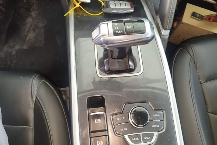 Used Haval H6 2018 Red-Label Sport Edition 1.5T Automatic Two-Wheel Drive Elite Model Gear Lever