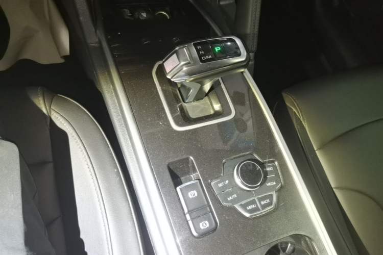 Used Haval H6 2018 Blue Label Sport Edition 1.5T Automatic Two-Wheel Drive Elite Model Gear Lever