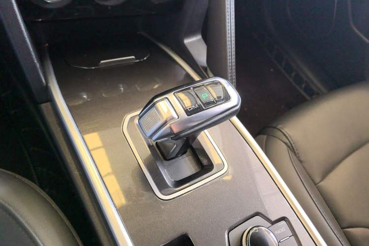 Used Haval H6 2018 Sport Edition 1.5T Automatic Two-Wheel Drive Elite Model China V Standard Gear Lever