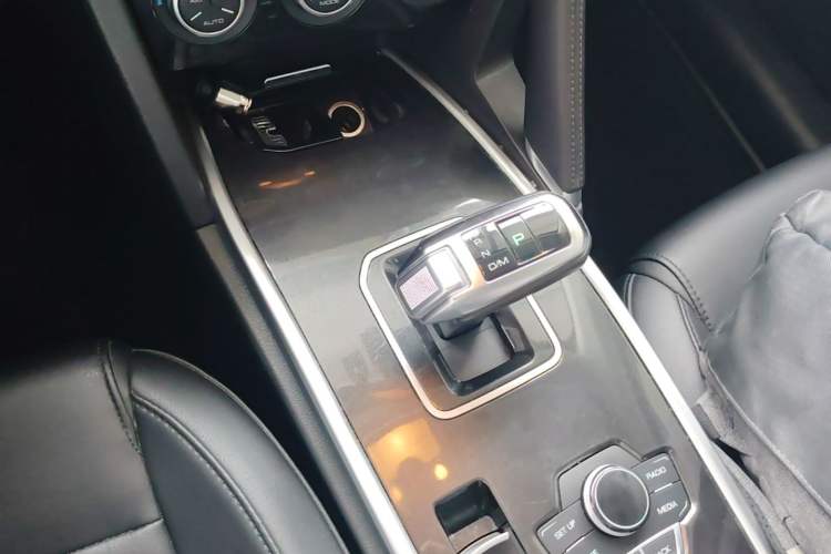 Used Haval H6 2018 Blue Label Sport Edition 1.5T Automatic Two-Wheel Drive Elite Model Gear Lever