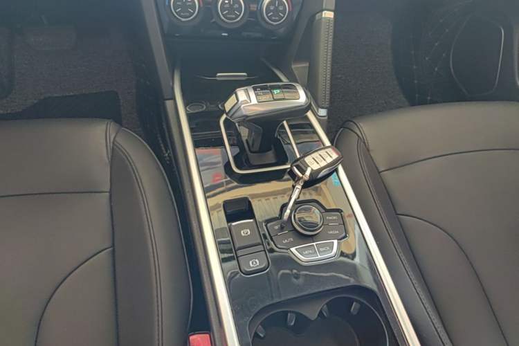 Used Haval H6 2018 Blue Label Sport Edition 1.5T Automatic Two-Wheel Drive Elite Model Gear Lever