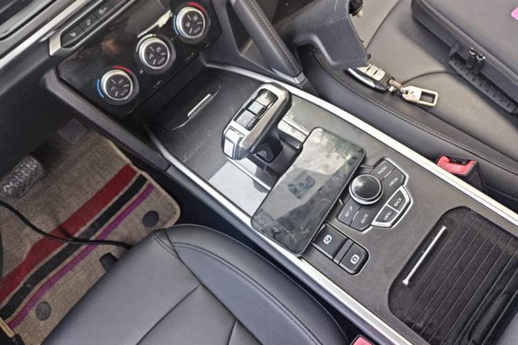 Used Haval H6 2018 Blue Label Sport Edition 1.5T Automatic Two-Wheel Drive Elite Model Gear Lever
