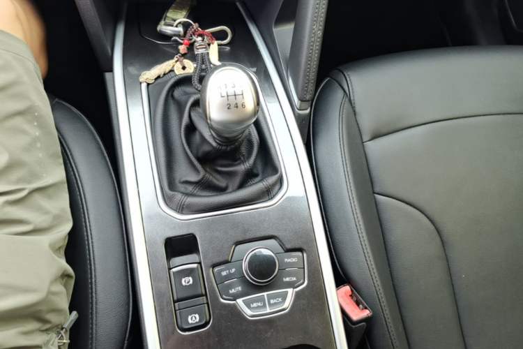 Used Haval H6 2018 Blue Label Sport Edition 1.5T Manual Two-Wheel Drive Elite Model Gear Lever