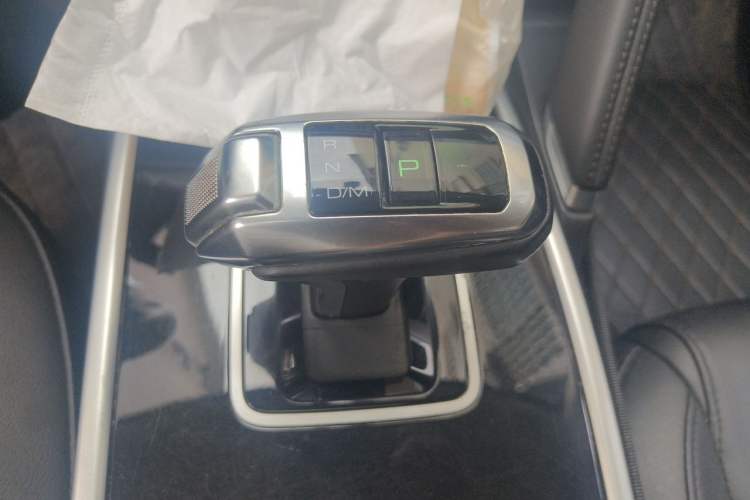 Used Haval H6 2018 Blue Label Sport Edition 1.5T Automatic Two-Wheel Drive Elite Model Gear Lever