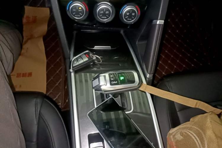 Used Haval H6 2018 Blue Label Sport Edition 1.5T Automatic Two-Wheel Drive Elite Model Gear Lever