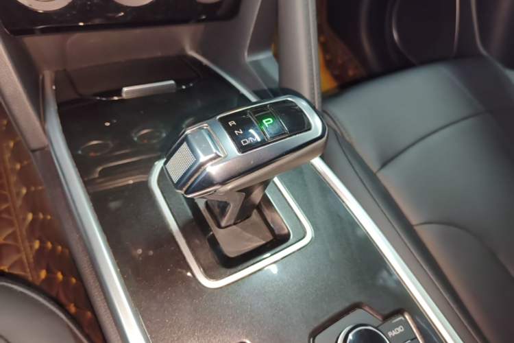 Used Haval H6 2018 Red-Label Sport Edition 1.5T Automatic Two-Wheel Drive Elite Model Gear Lever