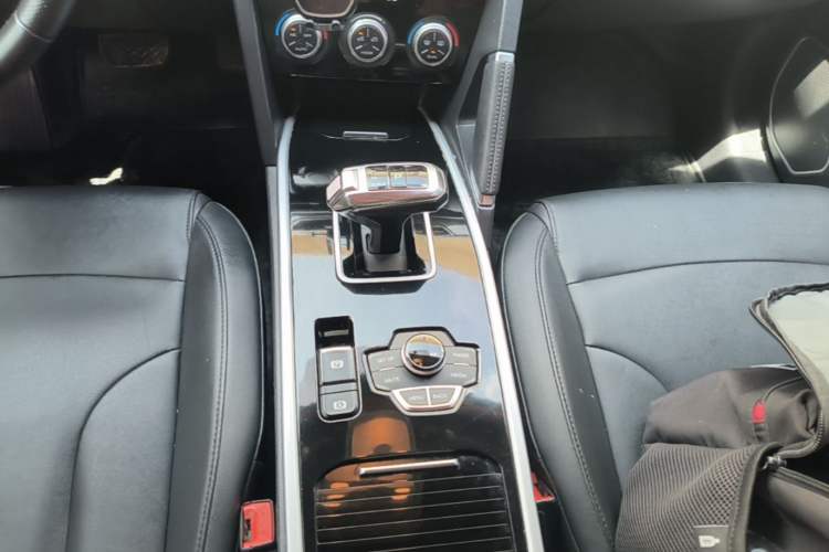 Used Haval H6 2018 Red-Label Sport Edition 1.5T Automatic Two-Wheel Drive Elite Model Gear Lever