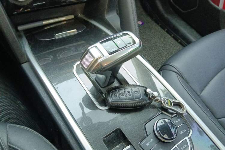 Used Haval H6 2018 Blue Label Sport Edition 1.5T Automatic Two-Wheel Drive Elite Model Gear Lever