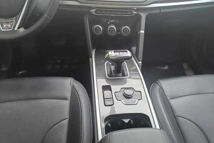 Used Haval H6 2018 Sport Edition 1.5T Automatic Two-Wheel Drive Elite Model China V Standard Gear Lever