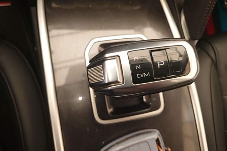 Used Haval H6 2018 Red-Label Sport Edition 1.5T Automatic Two-Wheel Drive Elite Model Gear Lever