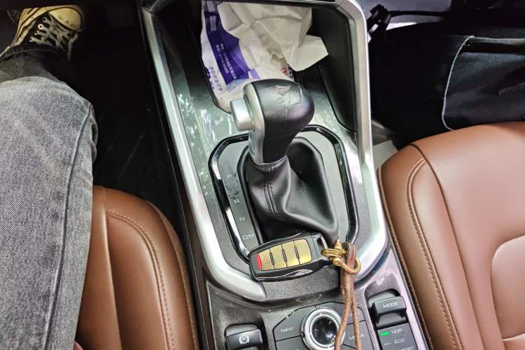 Used Haval H6 2018 Blue Label 1.5T Automatic Ultra-Luxury Model Gear Lever