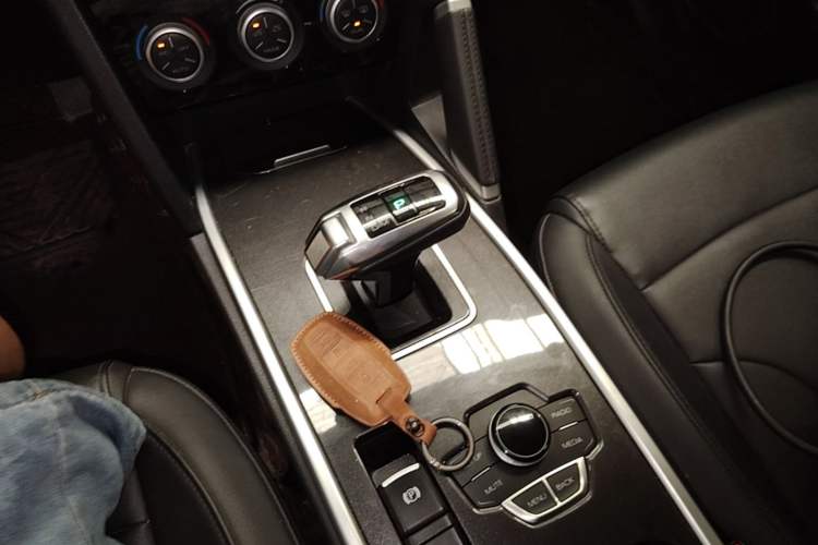 Used Haval H6 2018 Sport Edition 1.5T Automatic Two-Wheel Drive Elite Model China V Standard Gear Lever