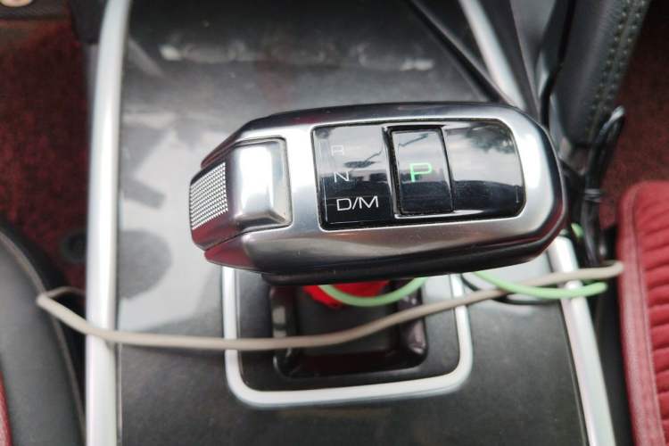 Used Haval H6 2018 Red-Label Sport Edition 1.5T Automatic Two-Wheel Drive Elite Model Gear Lever