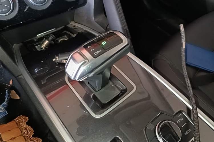 Used Haval H6 2018 Red-Label Sport Edition 1.5T Automatic Two-Wheel Drive Prestige Model Gear Lever