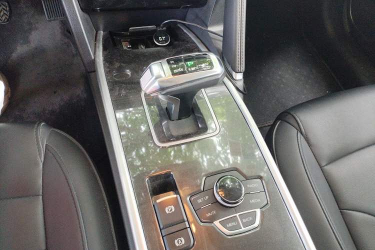 Used Haval H6 2018 Blue Label Sport Edition 1.5T Automatic Two-Wheel Drive Elite Model Gear Lever