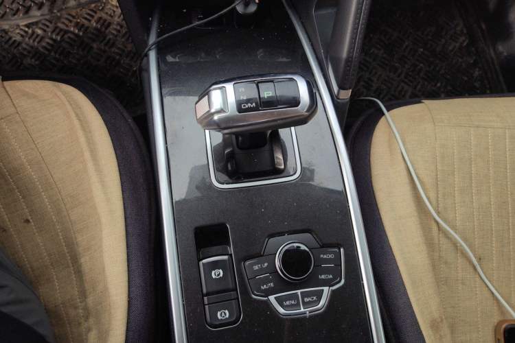 Used Haval H6 2018 Blue Label Sport Edition 1.5T Automatic Two-Wheel Drive Elite Model Gear Lever