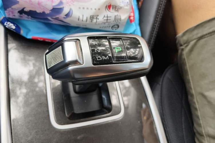 Used Haval H6 2018 Red-Label Sport Edition 1.5T Automatic Two-Wheel Drive Elite Model Gear Lever
